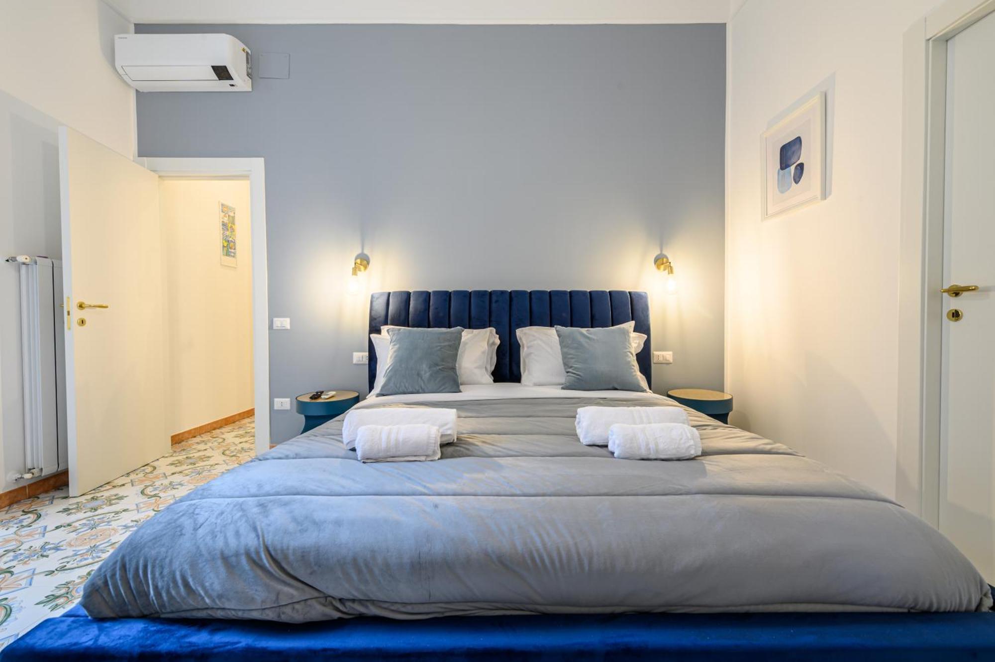 Guest House 121 Charming Apartment Naples Exterior photo