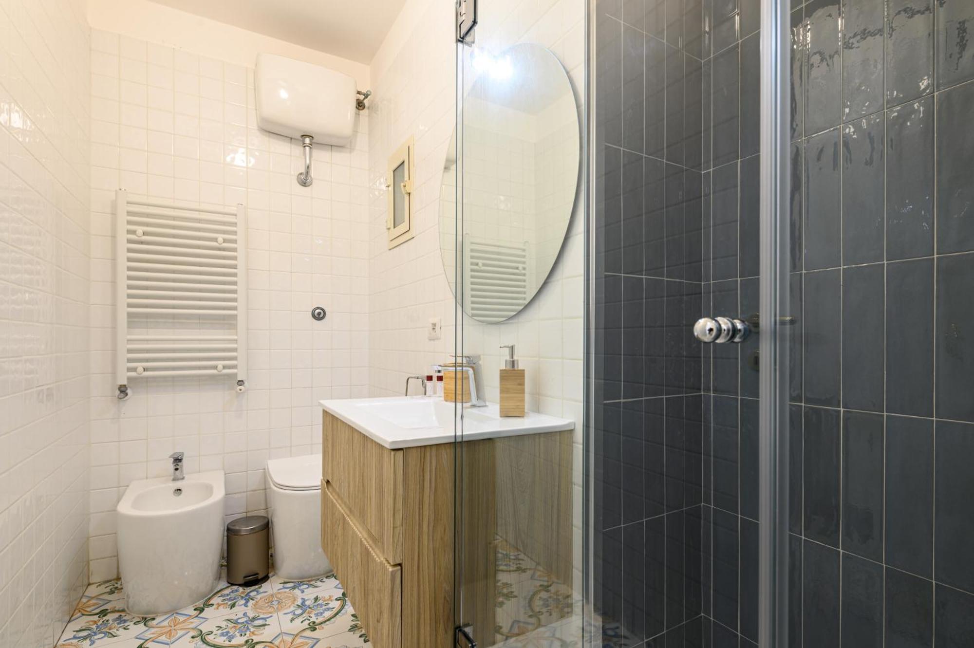 Guest House 121 Charming Apartment Naples Exterior photo
