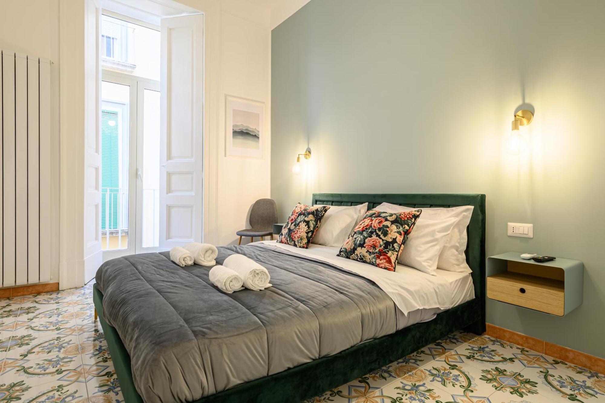 Guest House 121 Charming Apartment Naples Exterior photo